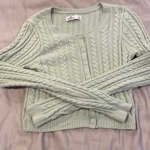 green hollister sweater